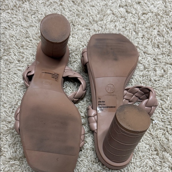 A NEW DAY Braided Tan Women's Sandals size 7.5 - Picture 2 of 3